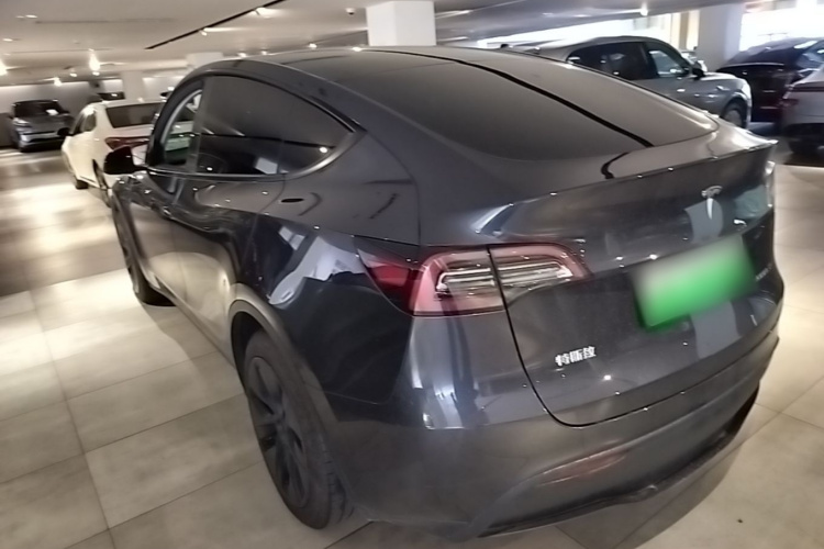 Tesla Model Y 2024 car image #5