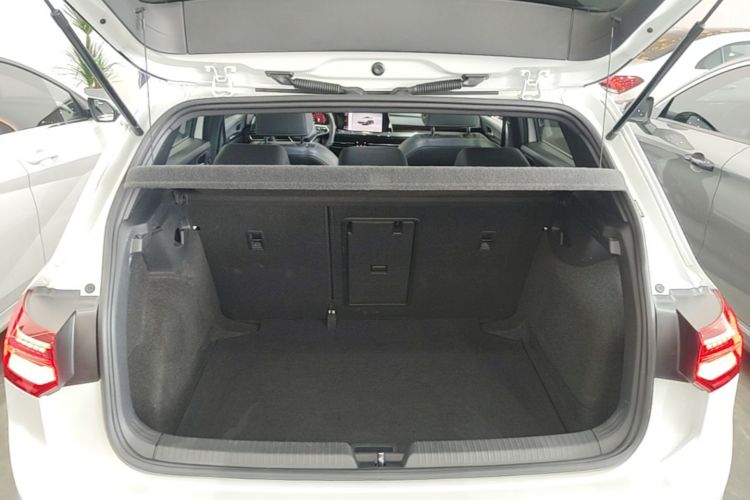 Volkswagen Golf 2023 #19 Volkswagen Golf 2023 car image #19