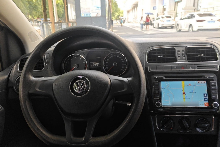 Volkswagen Polo 2016 #11 Volkswagen Polo 2016 car image #11