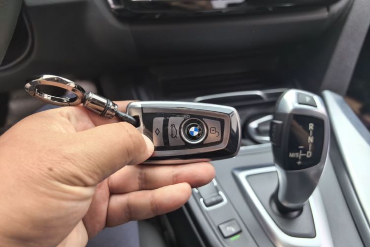 BMW 3 Series 2017 #9 BMW 3 Series 2017 car image #9