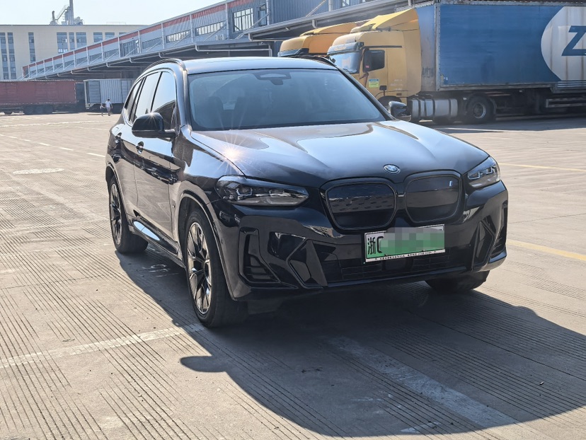 BMW iX3 2025 изображение автомобиля #7