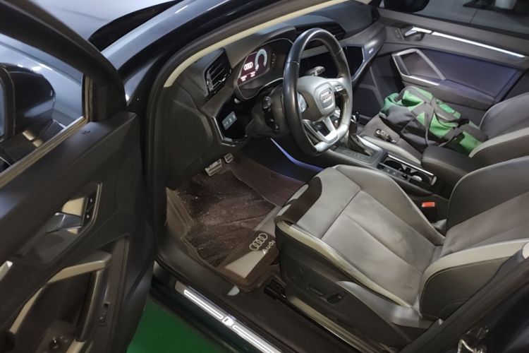 Audi Q3 2019 #18 Audi Q3 2019 car image #18