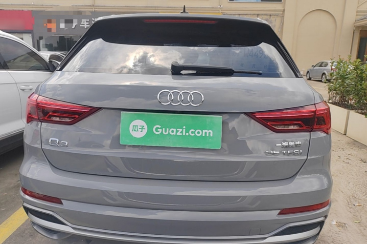 Audi Q3 2020 car image #6