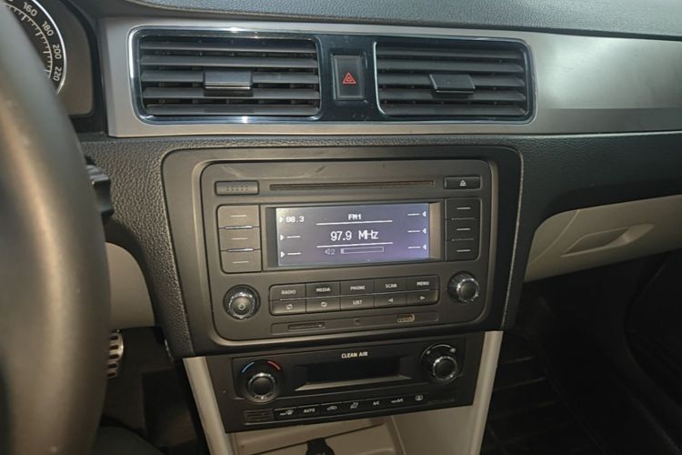 Skoda Rapid 2016 #13 Skoda Rapid 2016 car image #13