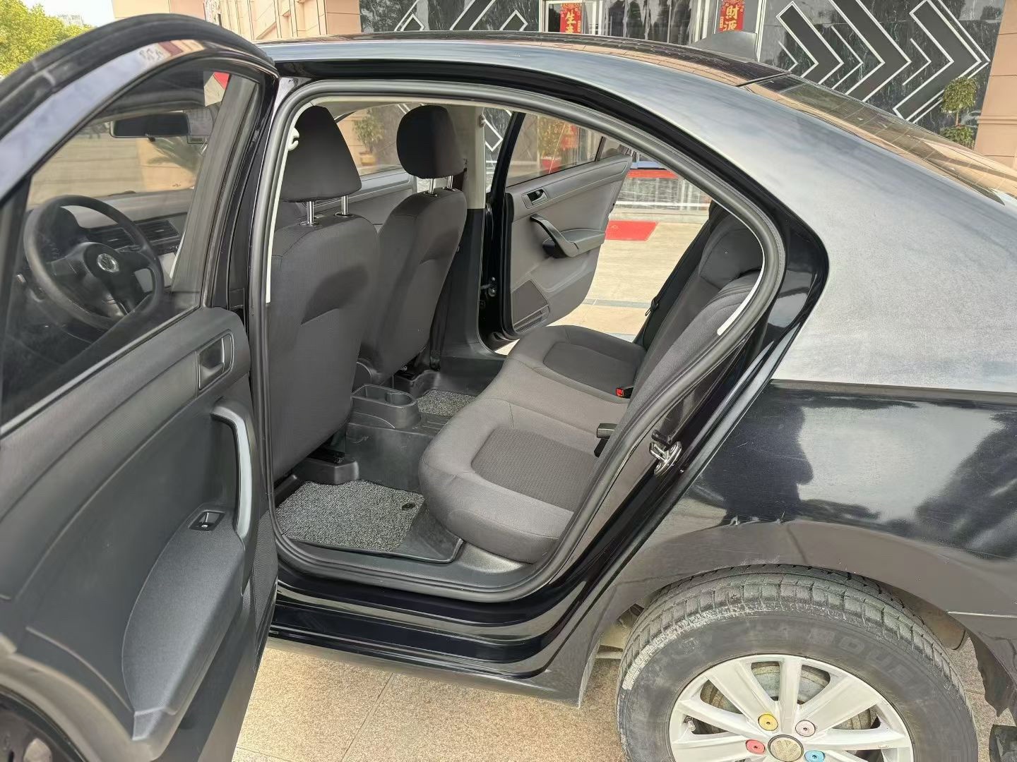 Volkswagen Santana 2013 car image #7