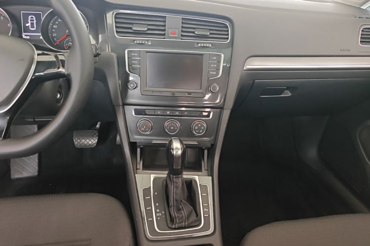 Volkswagen Golf 2017 #13 Volkswagen Golf 2017 car image #13