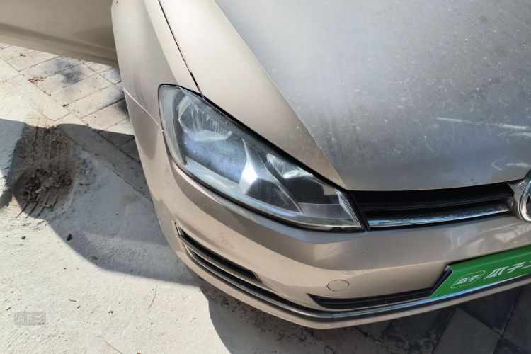 Volkswagen Golf 2017 car image #8