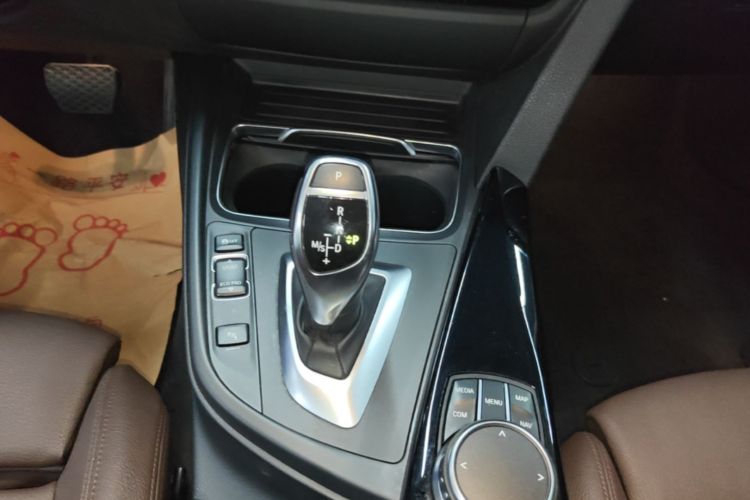 BMW 3 Series 2018 #14 BMW 3 Series 2018 car image #14