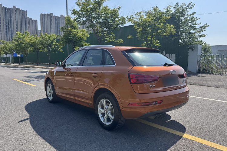 Audi Q3 2017 car image #7