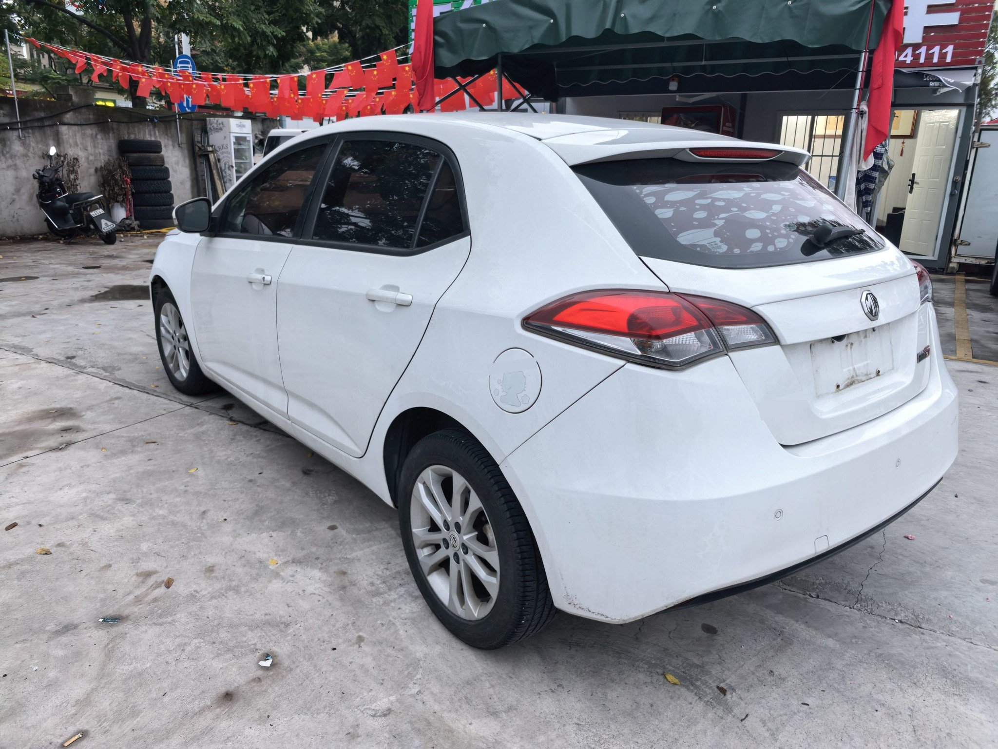 MG 5 2016 car image #4