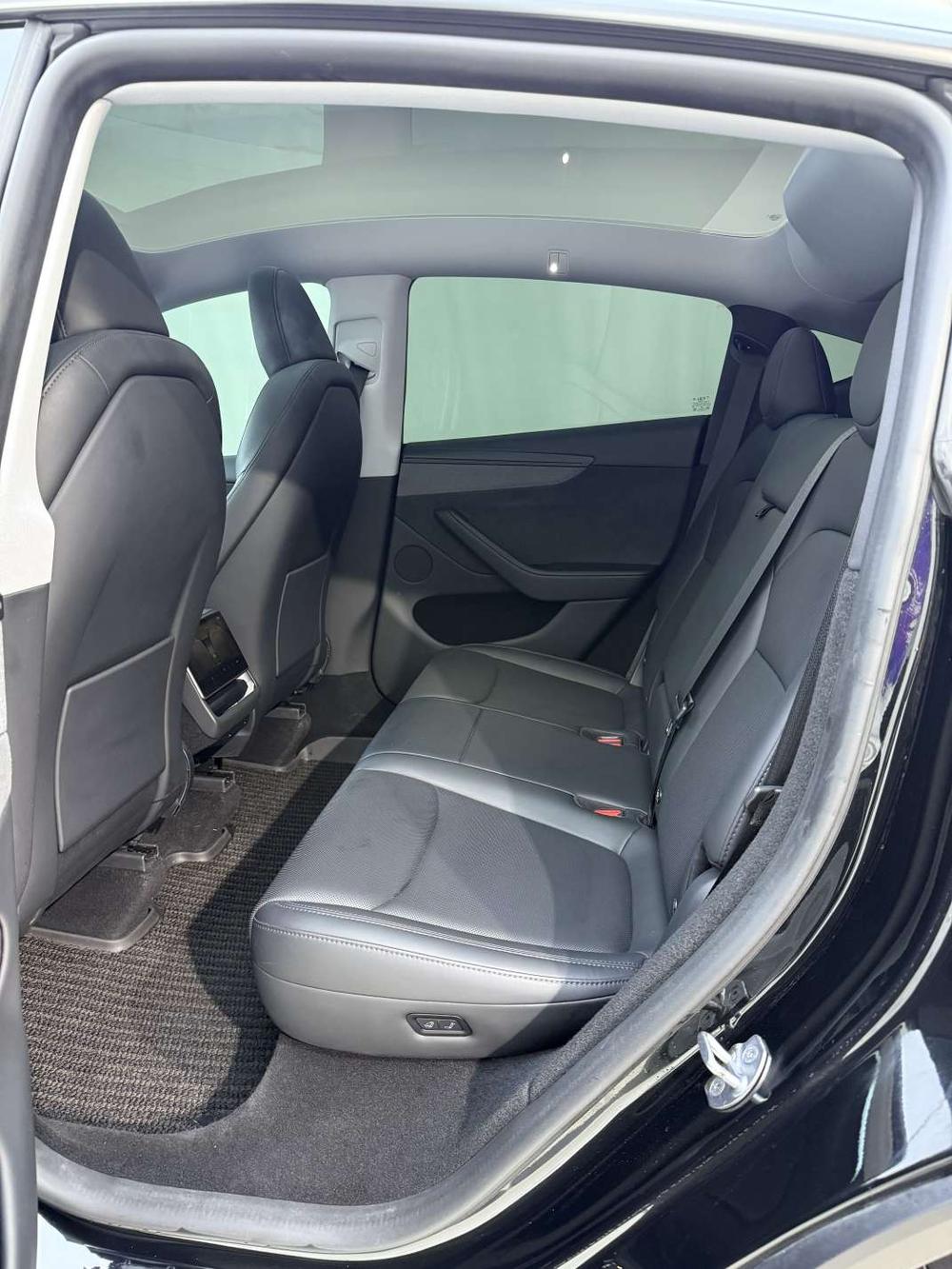 Tesla Model Y 2025 #9 Tesla Model Y 2025 car image #9