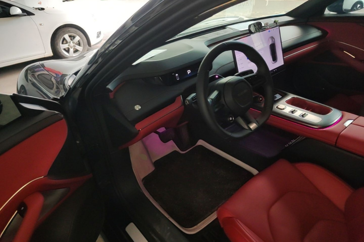 MI SU7 2024 immagine di auto #16