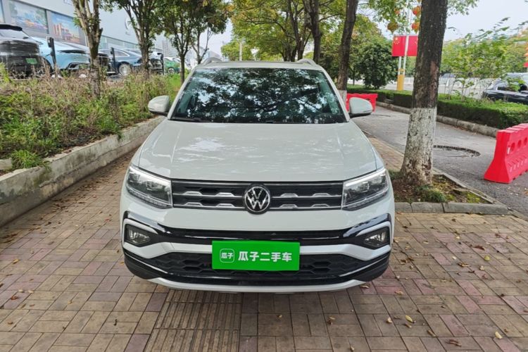 Volkswagen T-Cross 2023 car image #3