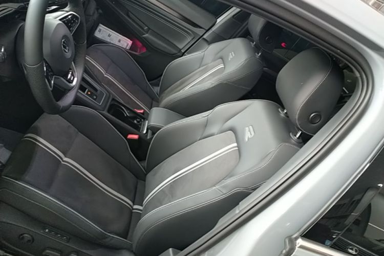 Volkswagen Golf 2024 #15 Volkswagen Golf 2024 car image #15