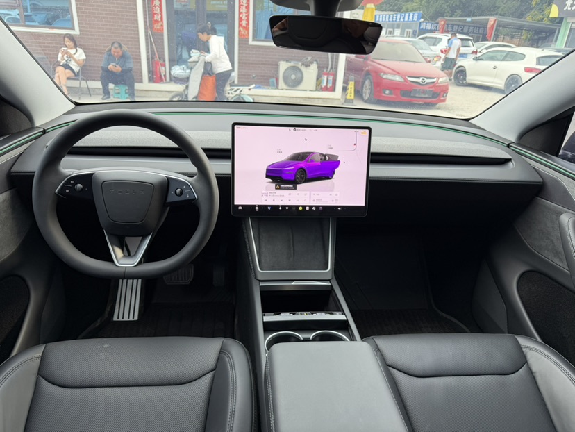Tesla Model Y 2025 #5 Tesla Model Y 2025 car image #5