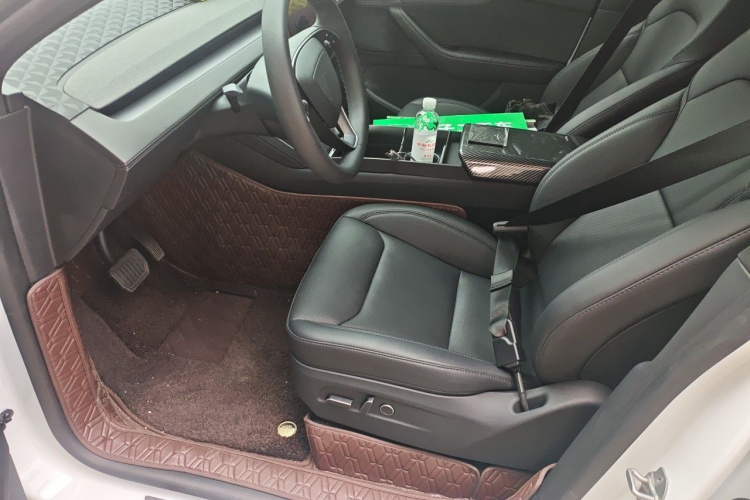 Tesla Model Y 2026 #19 Tesla Model Y 2026 car image #19