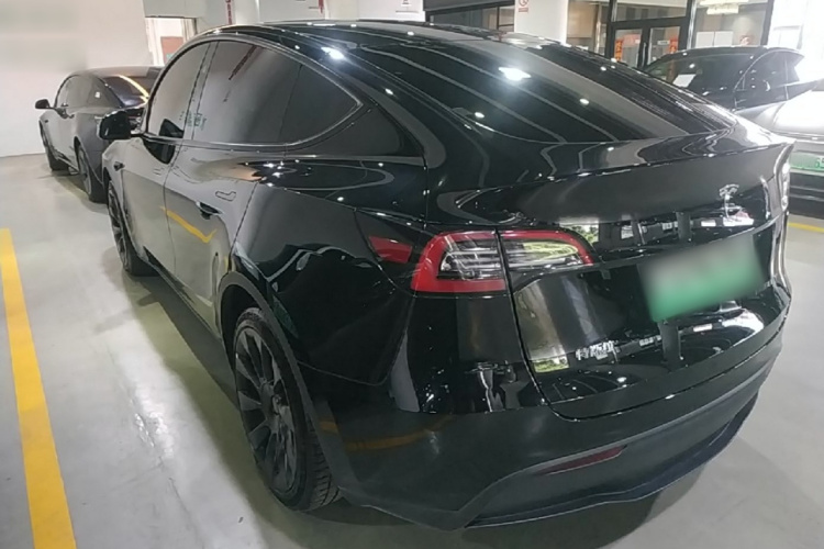 Tesla Model Y 2024 car image #5