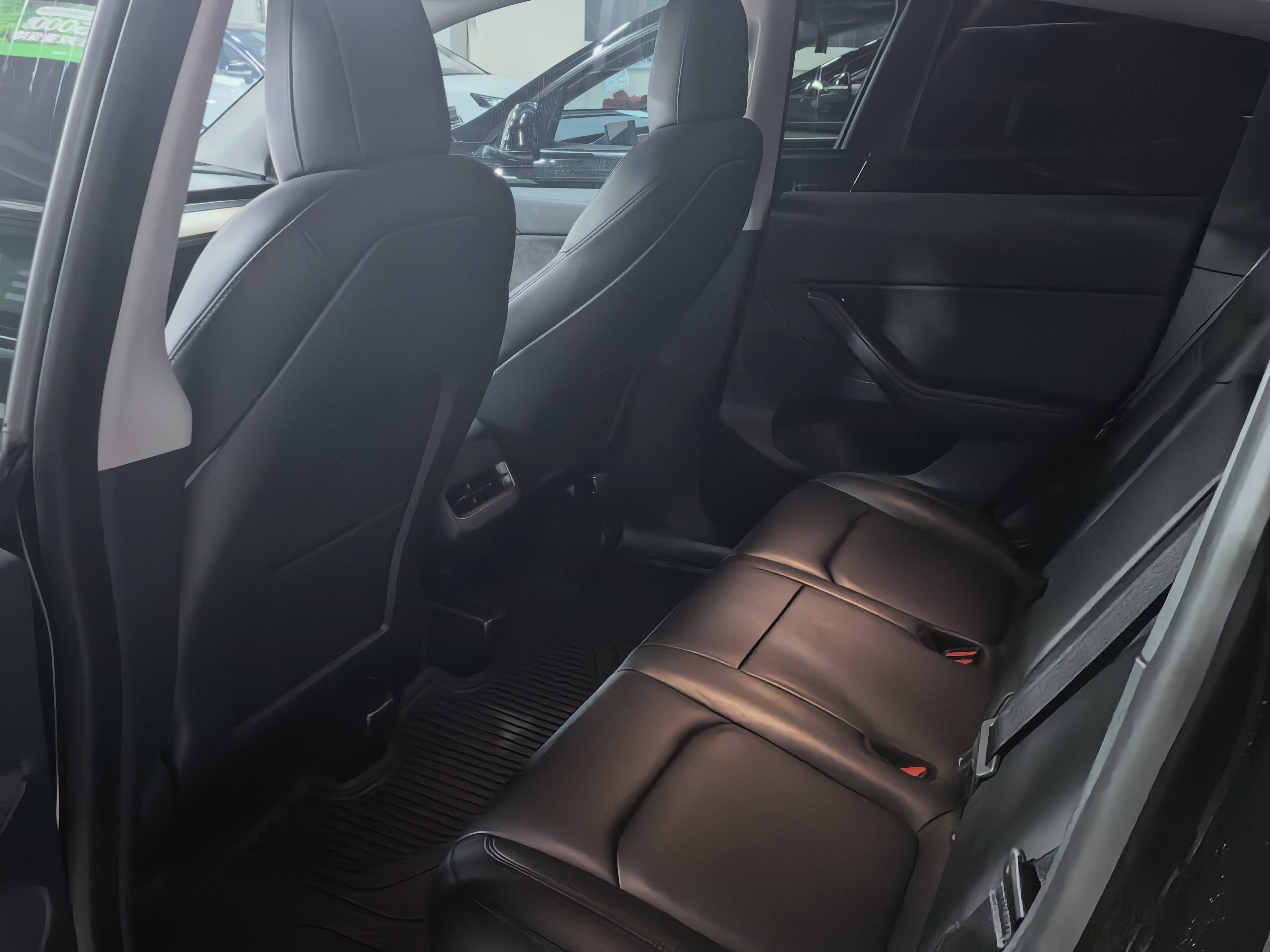 Tesla Model Y 2022 #5 Tesla Model Y 2022 car image #5