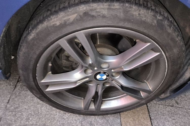 BMW 3 Series 2018 immagine di auto #9
