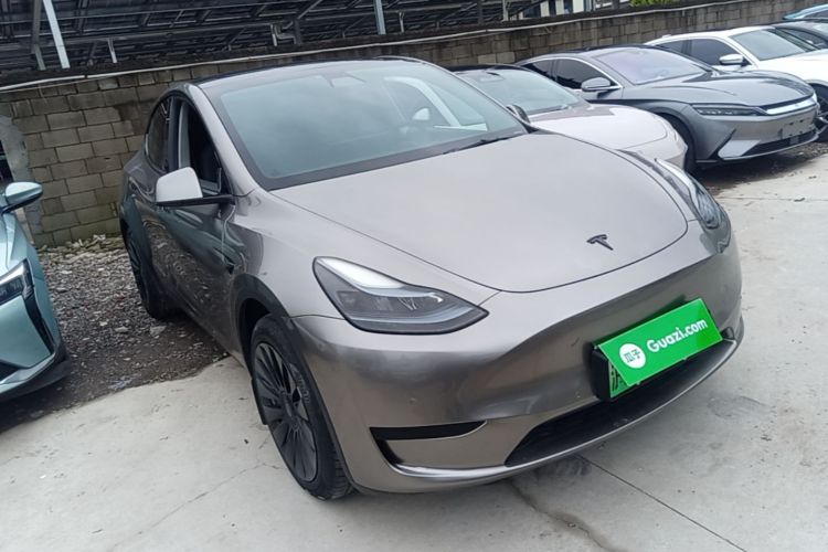 Tesla Model Y 2022 car image #4