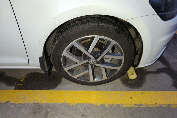 Volkswagen Golf 2020 car image #6