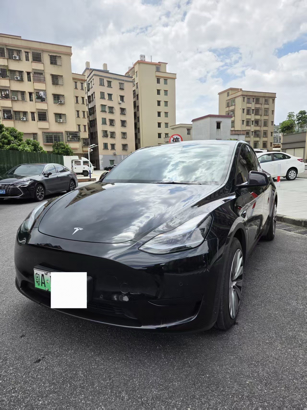 Tesla Model Y 2023 Tesla Model Y 2023 car image