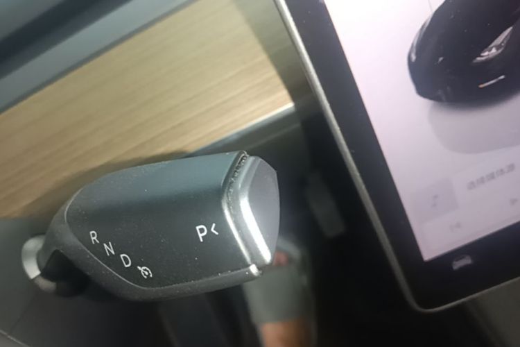 Tesla Model Y 2023 immagine di auto #14