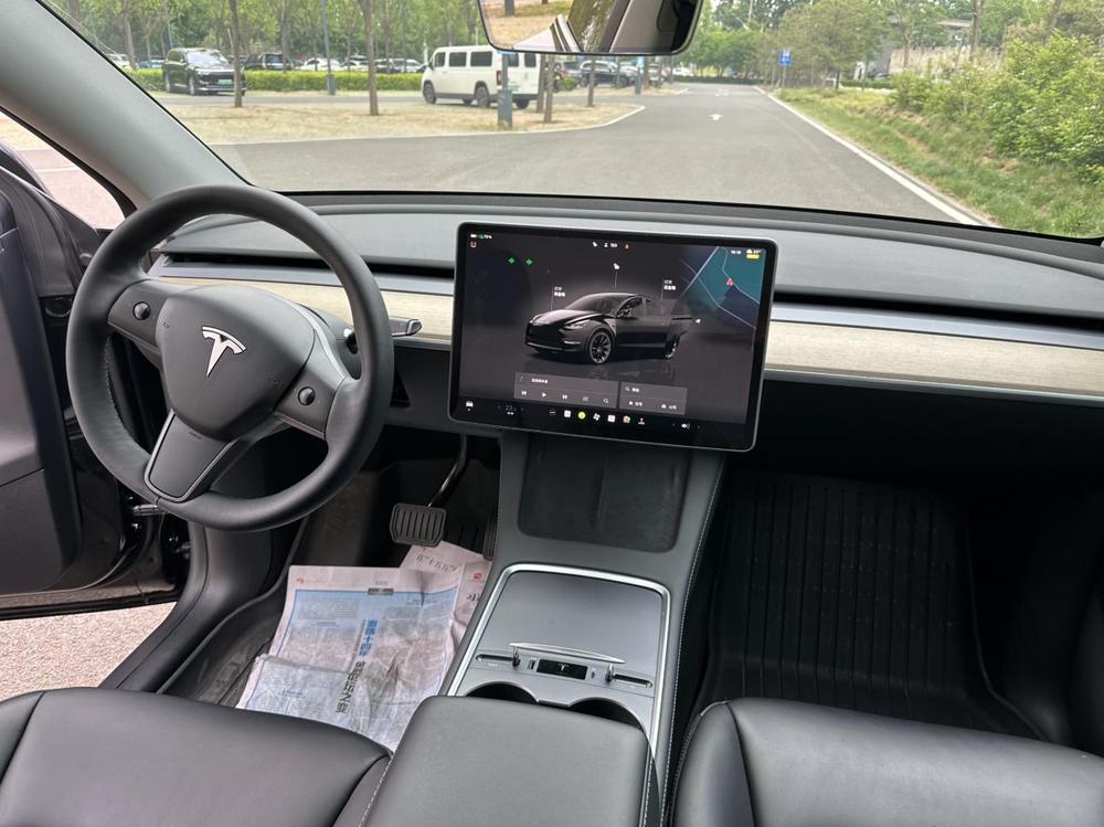 Tesla Model Y 2023 #11 Tesla Model Y 2023 car image #11