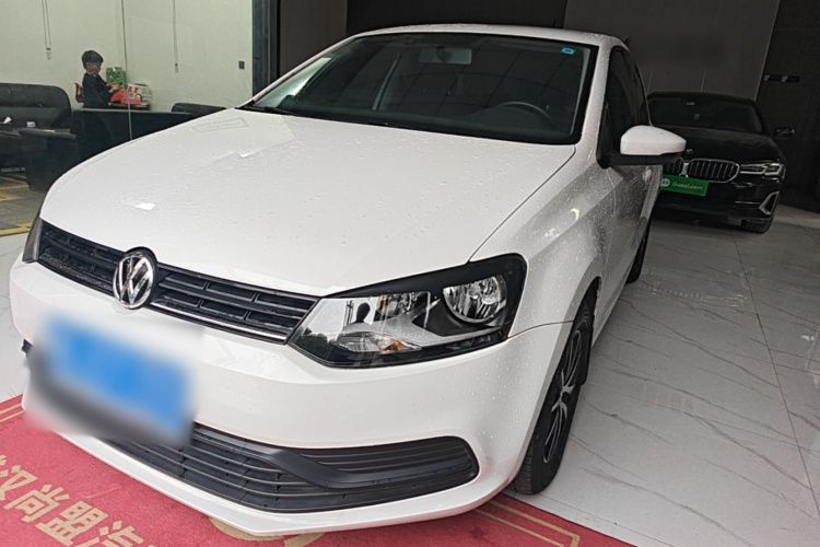 Volkswagen Polo 2019 car image #2