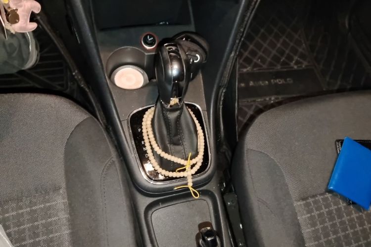 Volkswagen Polo 2017 car image #14