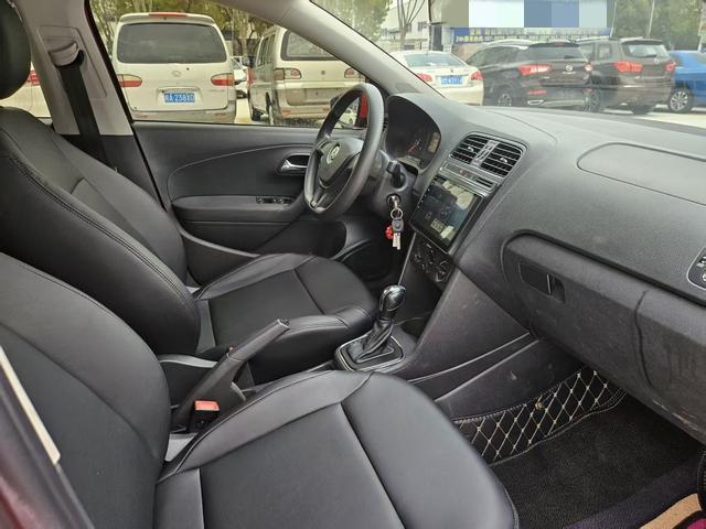 Volkswagen Polo 2019 car image #8