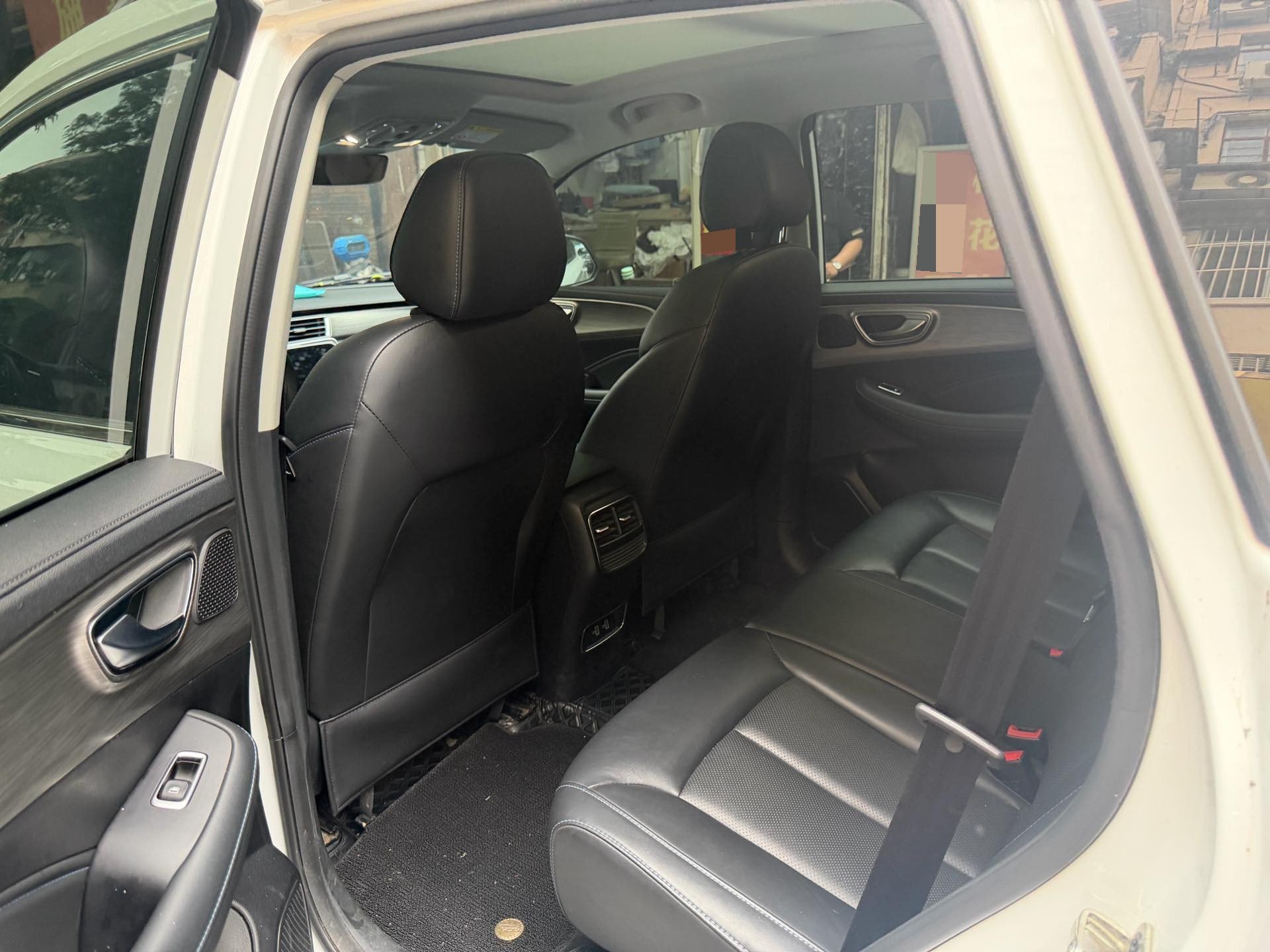 Roewe RX5 2023 immagine di auto #3