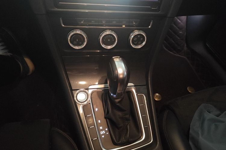 Volkswagen Golf 2019 #14 Volkswagen Golf 2019 car image #14