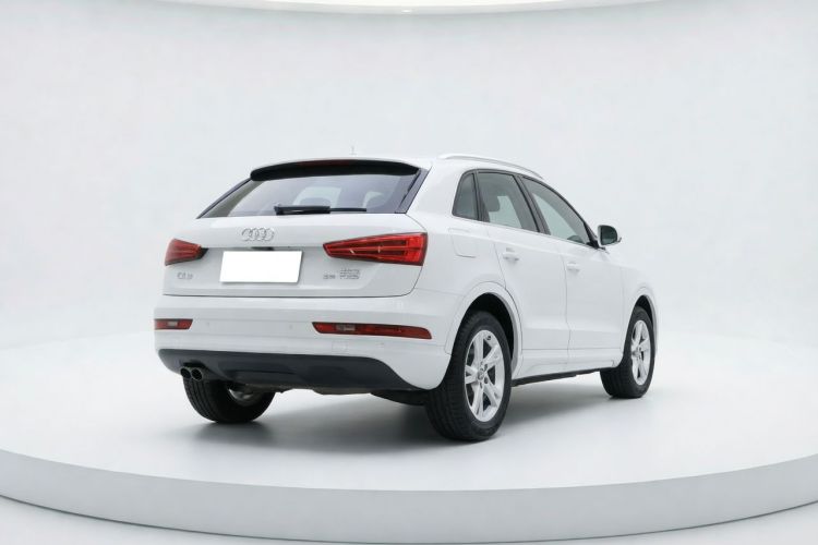 Audi Q3 2018 car image #6