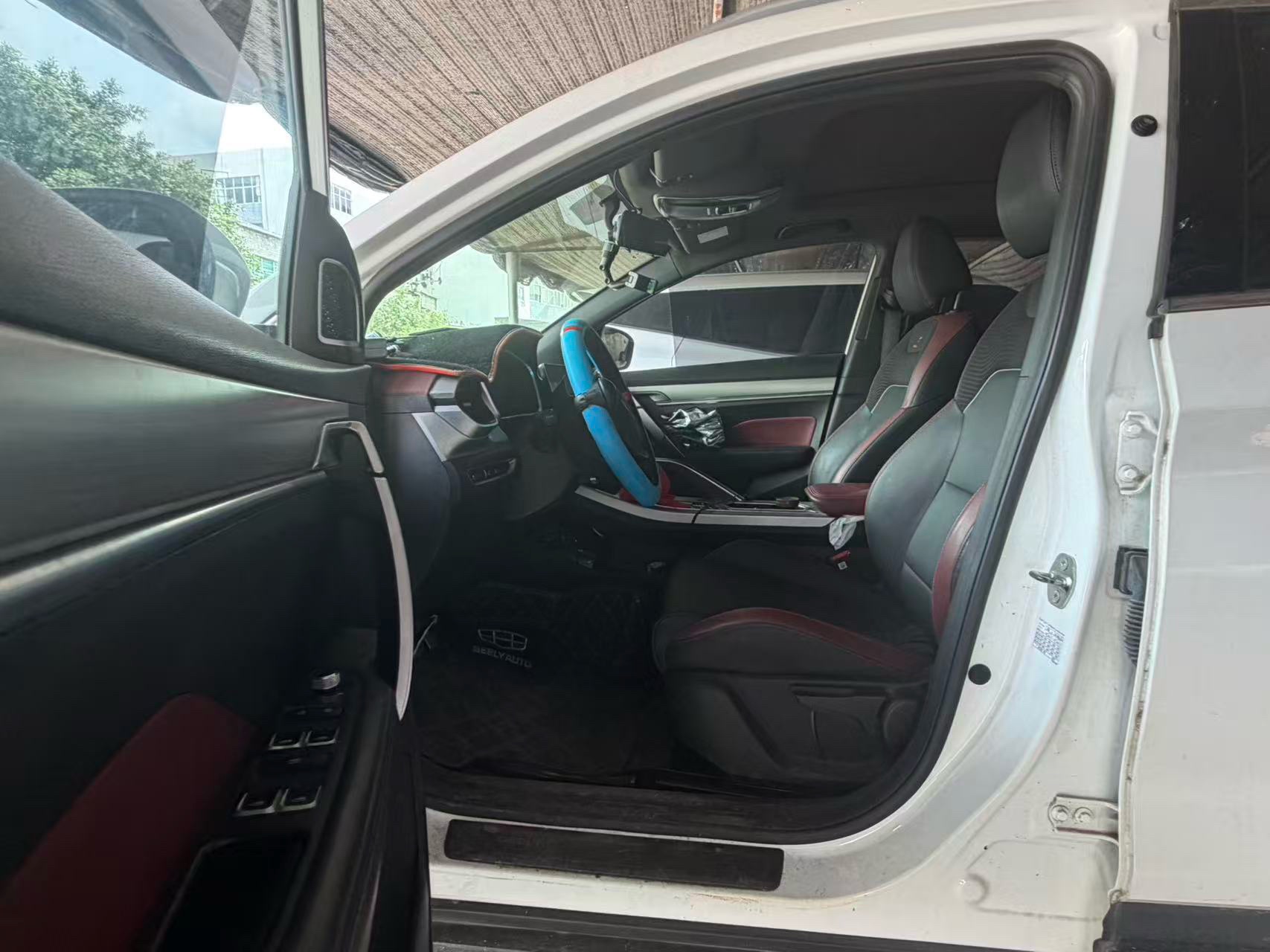 GEELY Coolray 2021 imagen de coche #4