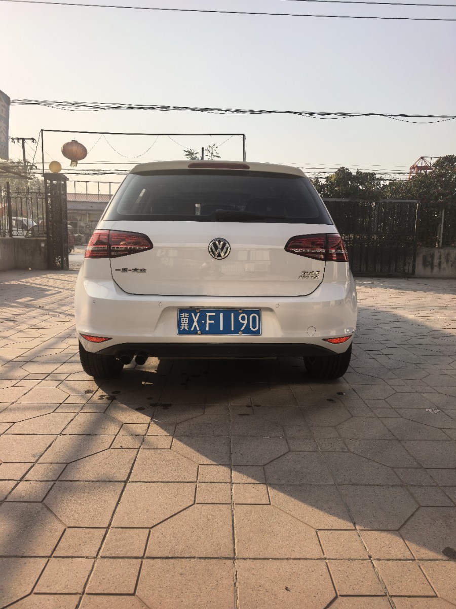 Volkswagen Golf 2017 car image #8
