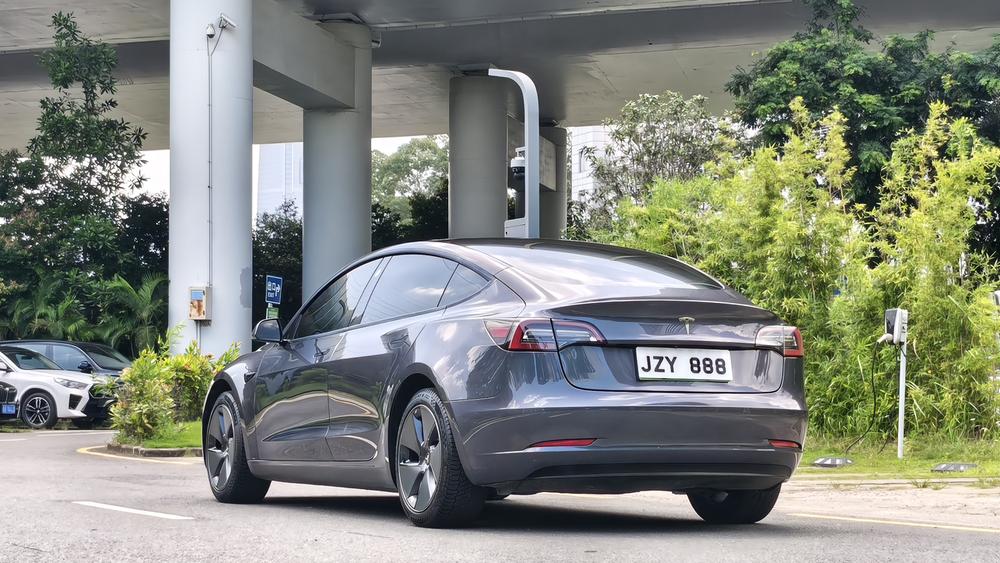 Tesla Model 3 2021 car image #5