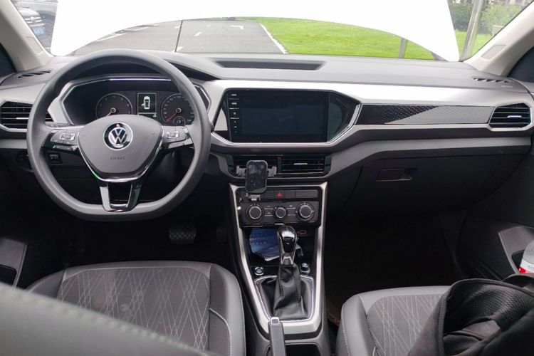 Volkswagen T-Cross 2021 car image #11