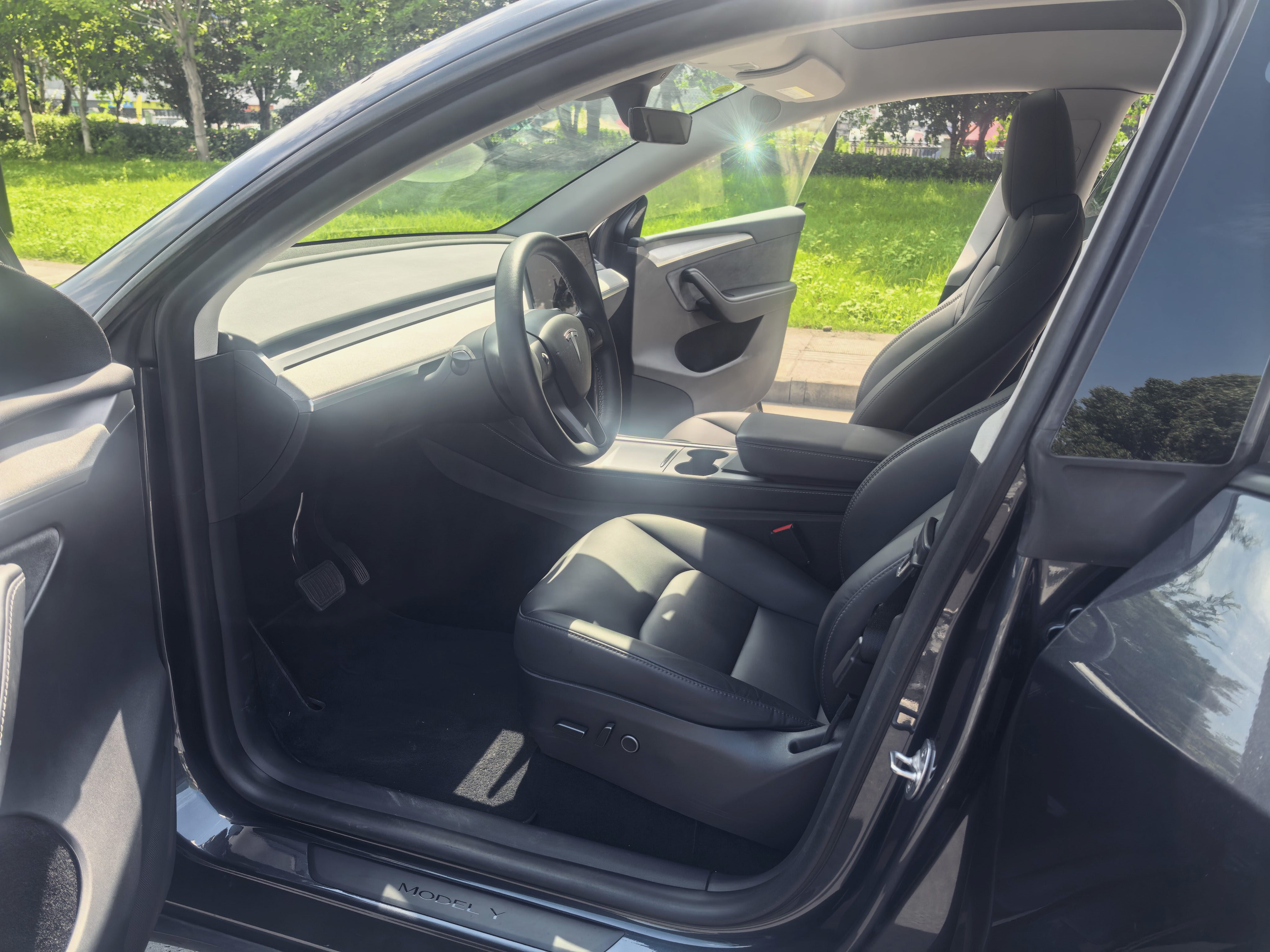 Tesla Model Y 2024 car image #7