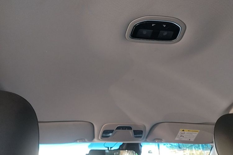 GEELY Emgrand 2019 car image #18