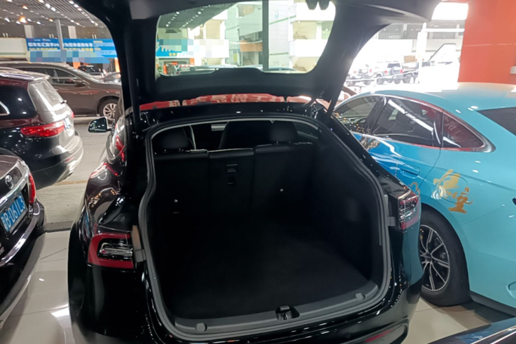 Tesla Model Y 2022 #19 Tesla Model Y 2022 car image #19