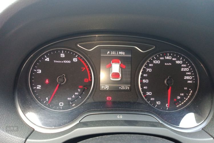 Audi A3 2015 car image #13