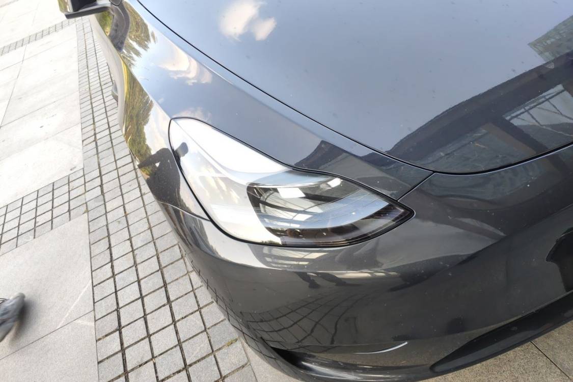 Tesla Model Y 2024 immagine di auto #7