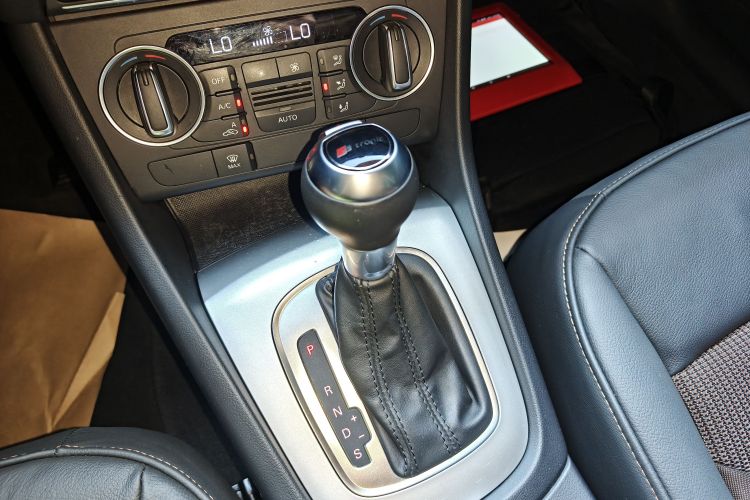 Audi Q3 2017 #14 Audi Q3 2017 car image #14