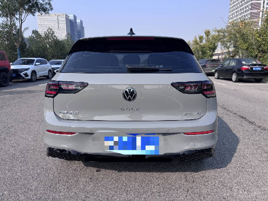 Volkswagen Golf 2025 #5 Volkswagen Golf 2025 صورة سيارة #5