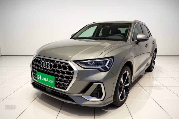 Audi Q3 2025 car image #2