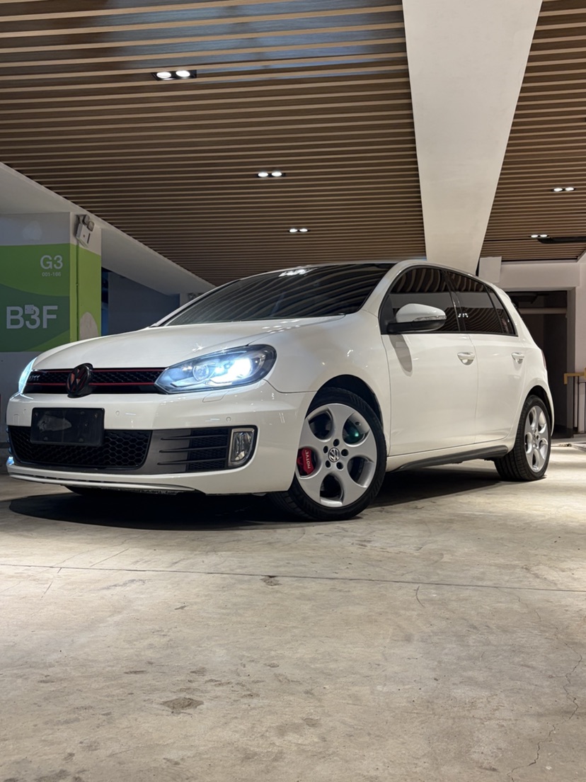 Volkswagen GolfGTI 2011 car image #9