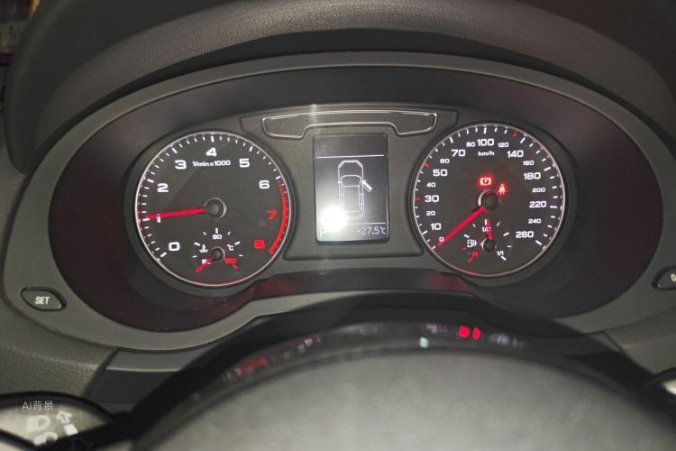 Audi Q3 2016 car image #13