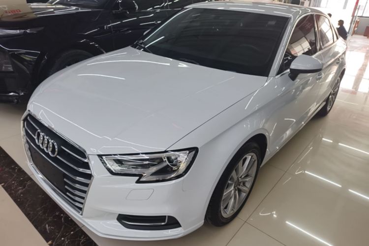 Audi A3 2018 car image #2