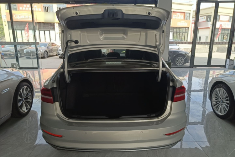 Volkswagen Lavida 2021 car image #19